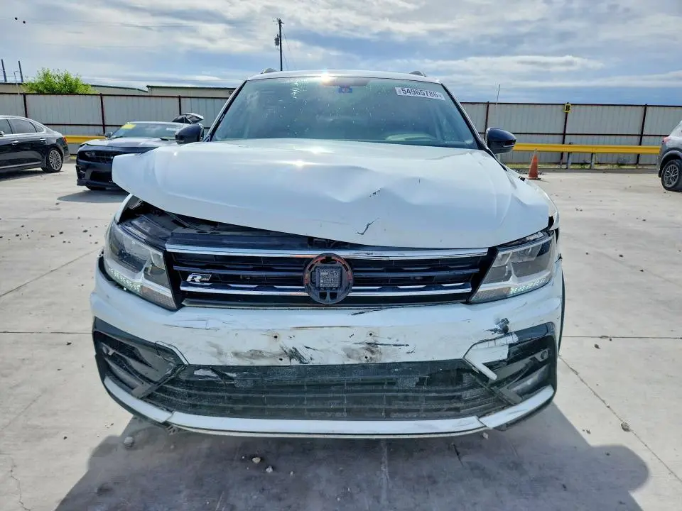 2021 VOLKSWAGEN TIGUAN SE  