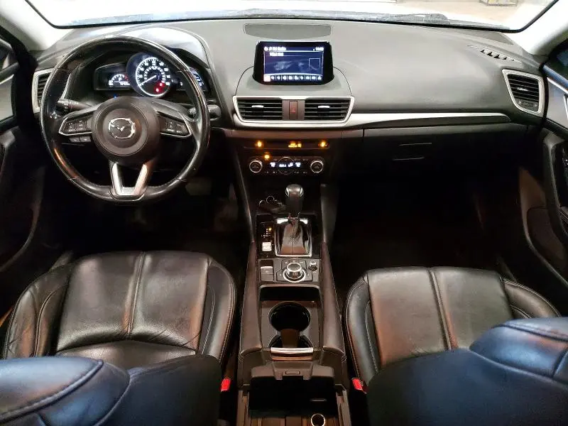 2018 MAZDA 3 TOURING  