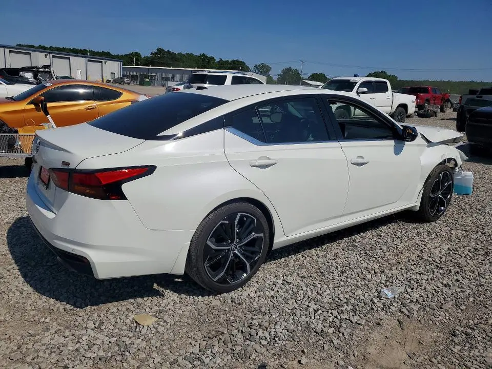 2026 NISSAN ALTIMA SR  