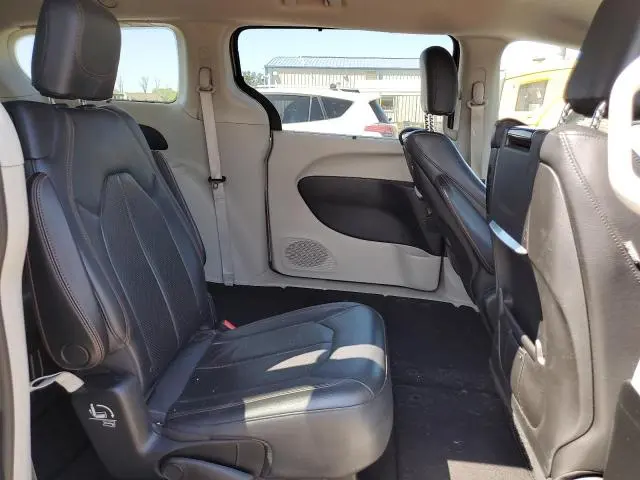 2017 CHRYSLER PACIFICA TOURING L PLUS  