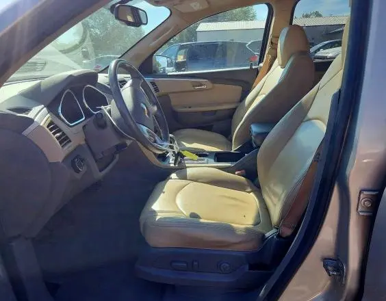 2011 CHEVROLET TRAVERSE LT  