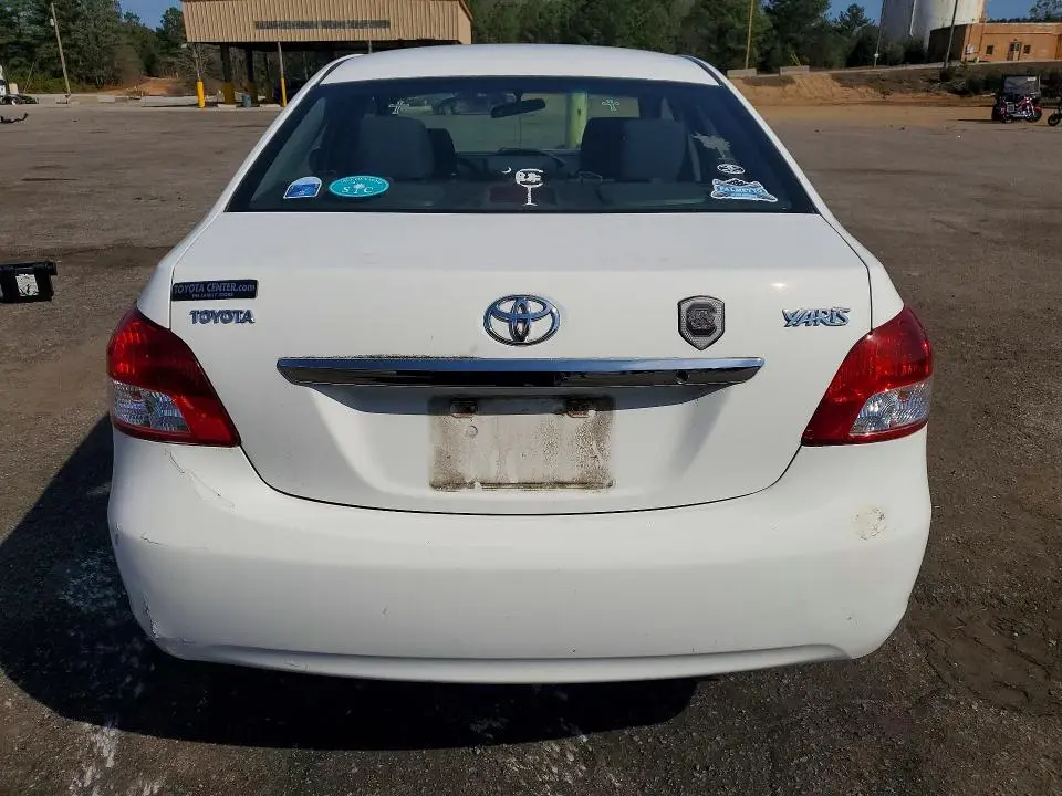 2011 TOYOTA YARIS BASE  