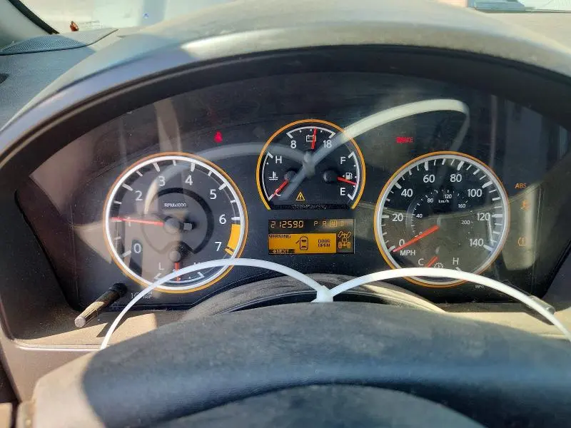 2012 NISSAN TITAN SV  
