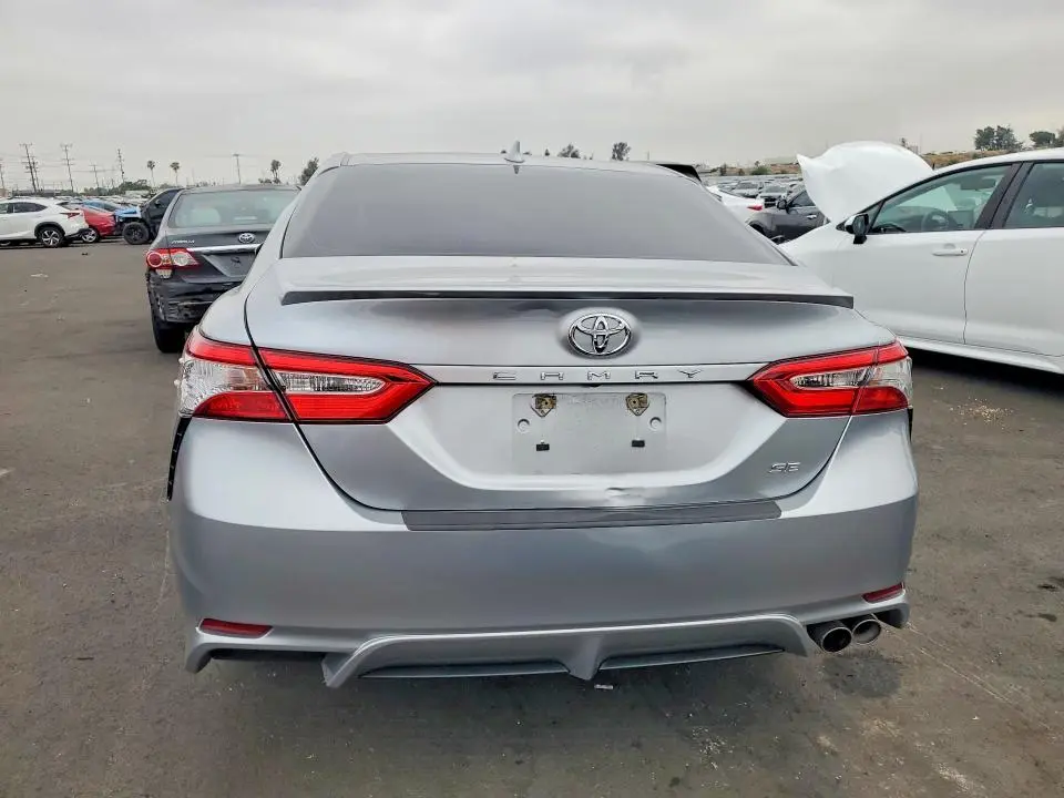 2020 TOYOTA CAMRY SE  
