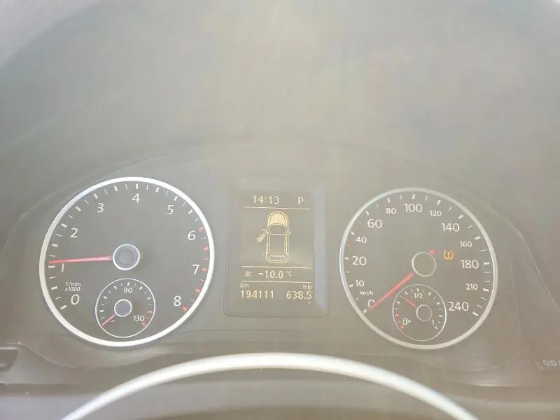 2010 VOLKSWAGEN TIGUAN SE  