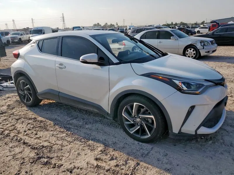 2020 TOYOTA C-HR XLE  