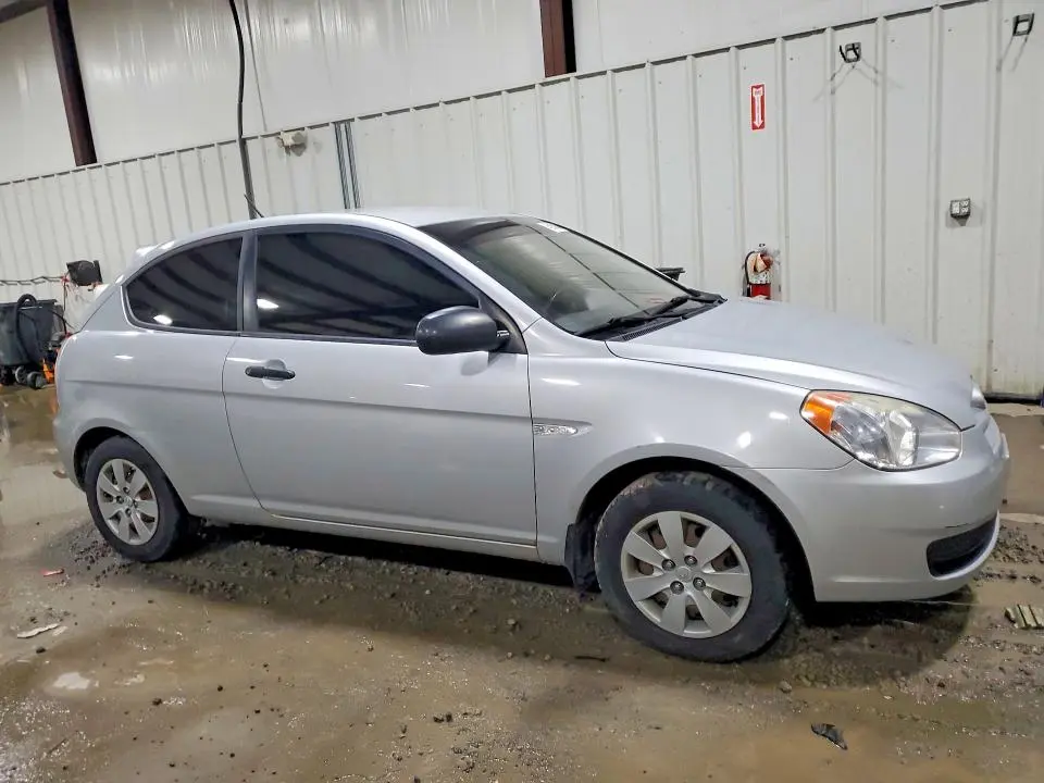 2011 HYUNDAI ACCENT GL  