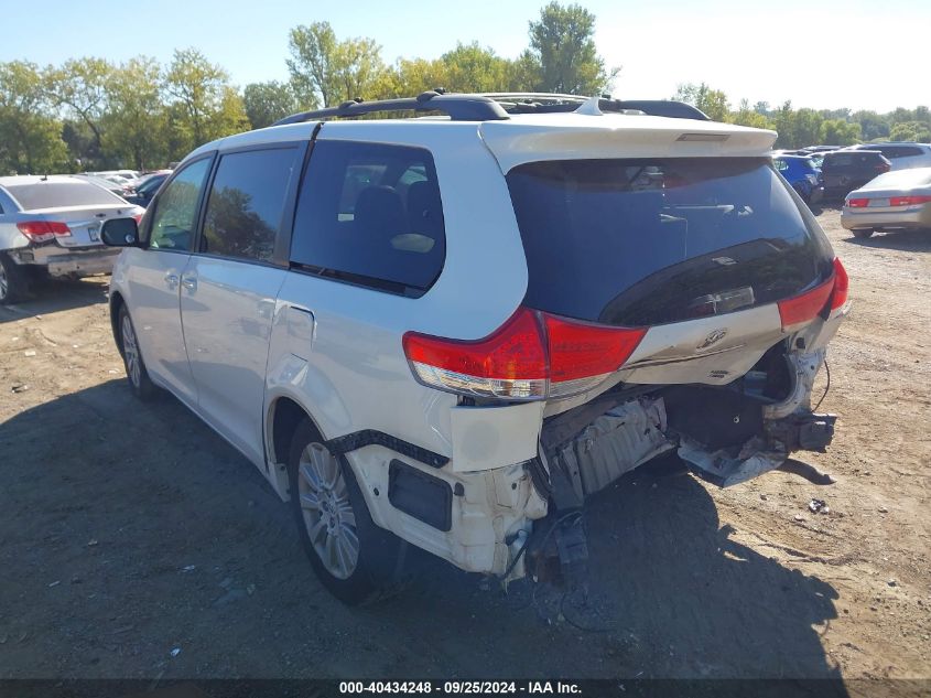 2011 TOYOTA SIENNA LIMITED