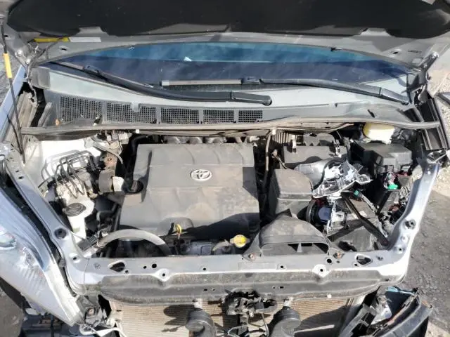 2015 TOYOTA SIENNA XLE