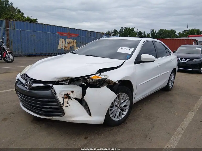 2016 TOYOTA CAMRY LE