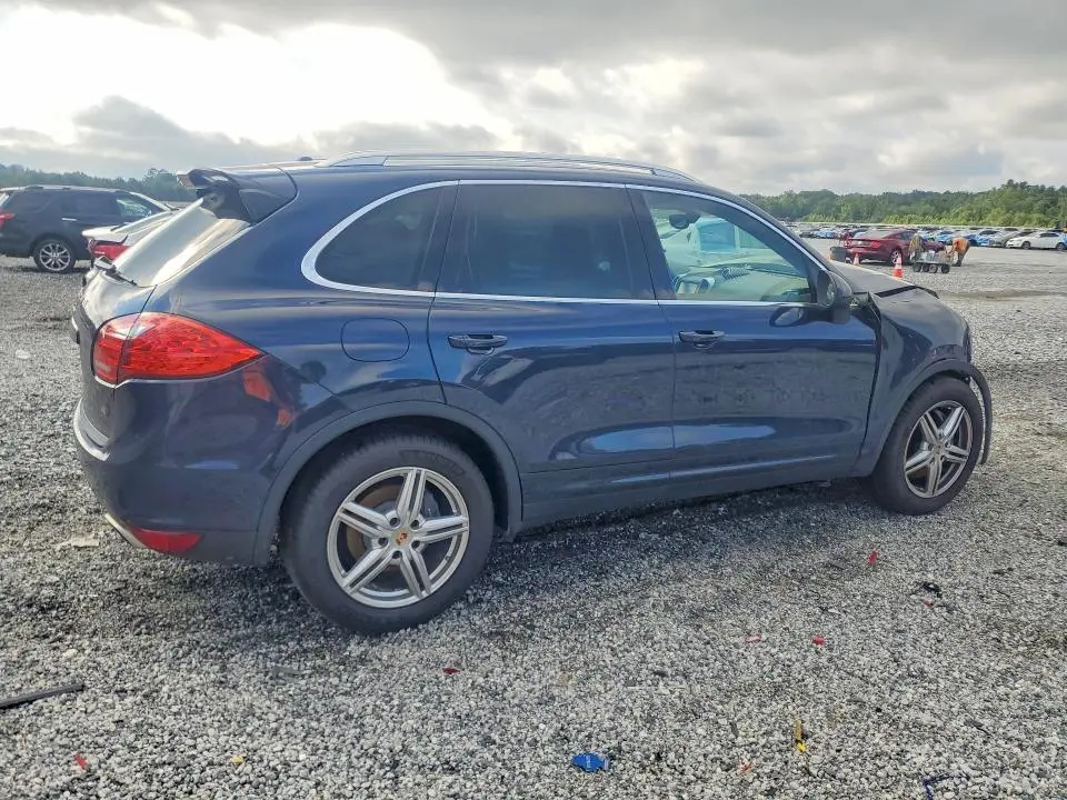 2014 PORSCHE CAYENNE   