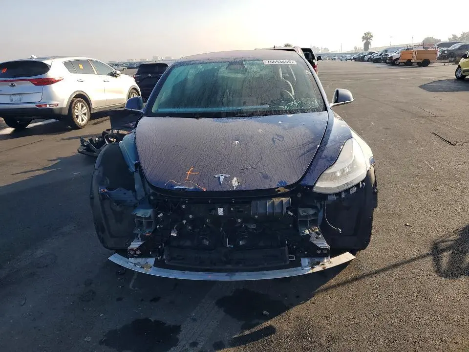 2018 TESLA MODEL 3   