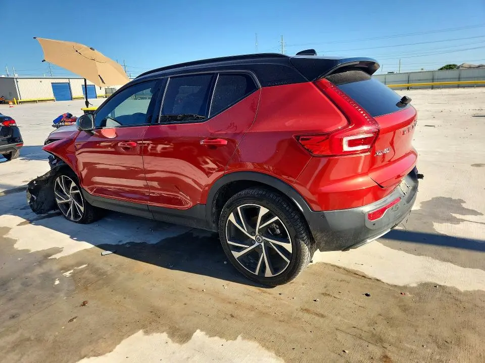 2019 VOLVO XC40 T5 R-DESIGN  