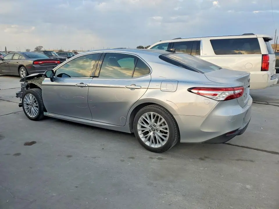 2019 TOYOTA CAMRY XLE  