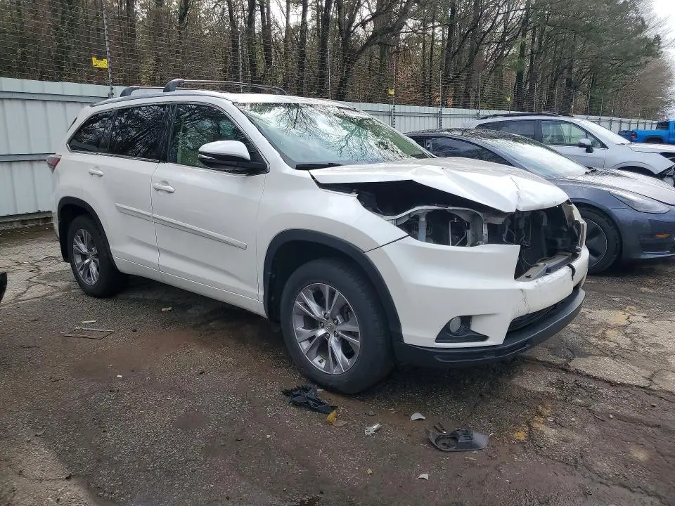 2014 TOYOTA HIGHLANDER XLE  