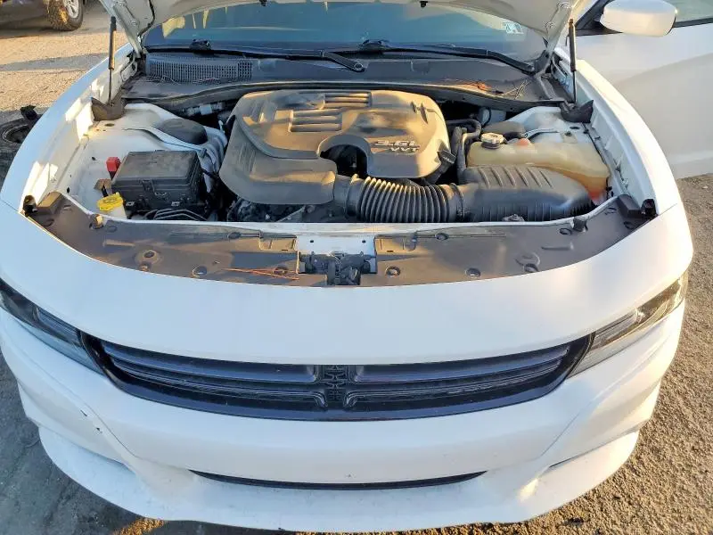 2016 DODGE CHARGER SXT  