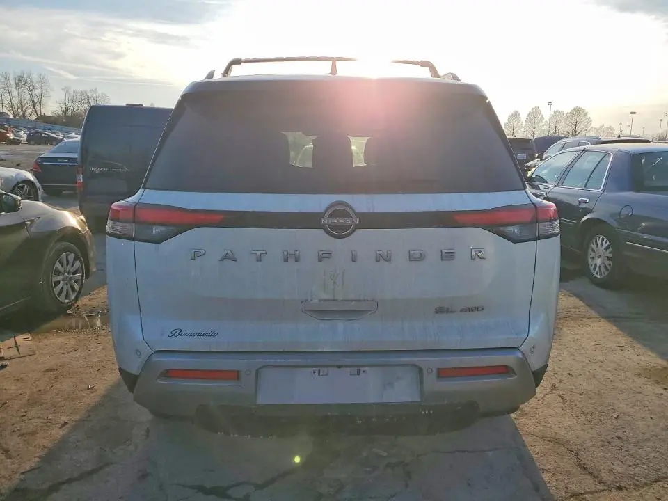 2024 NISSAN PATHFINDER SL  