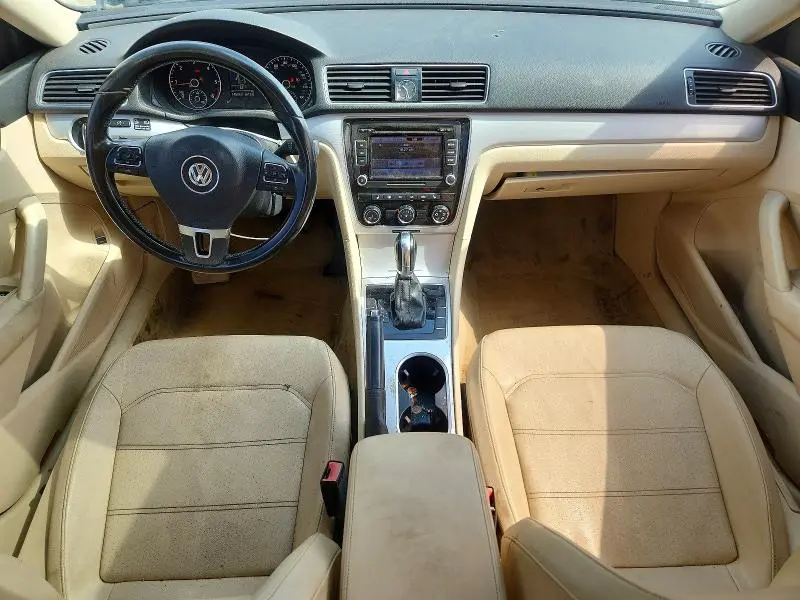 2013 VOLKSWAGEN PASSAT SE  