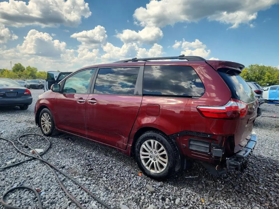 2015 TOYOTA SIENNA XLE 8-PASSENGER  