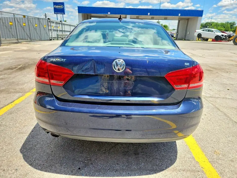 2013 VOLKSWAGEN PASSAT SE  