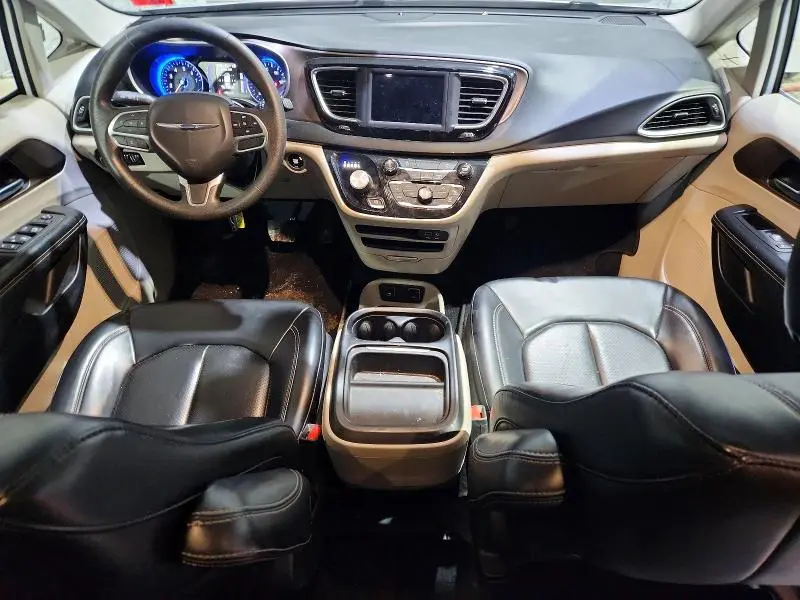 2020 CHRYSLER VOYAGER LXI  