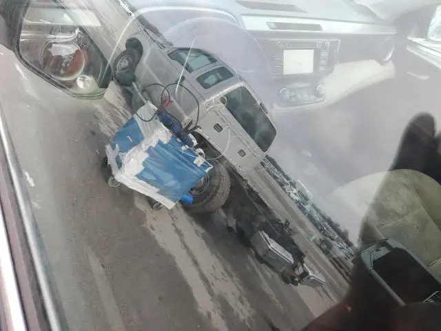 2015 TOYOTA RAV4 XLE  