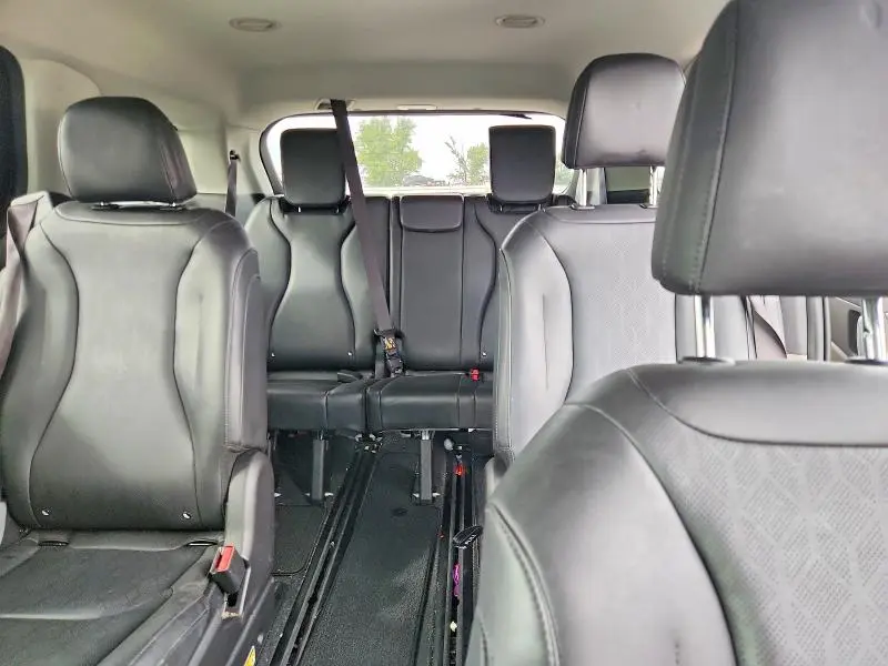 2025 KIA CARNIVAL EX  