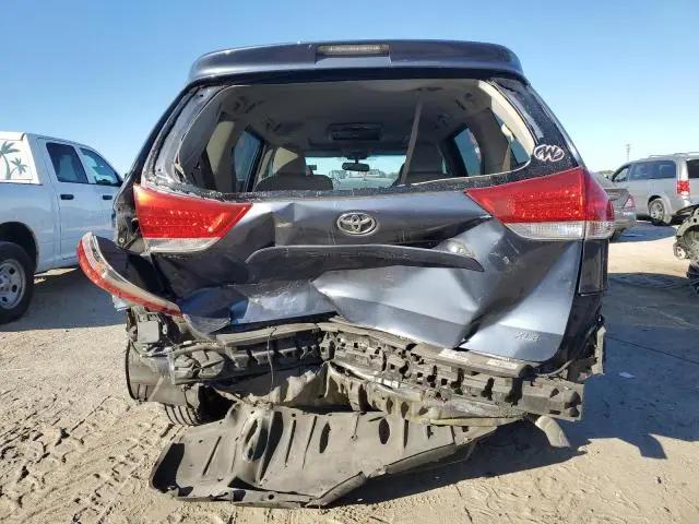 2014 TOYOTA SIENNA XLE  