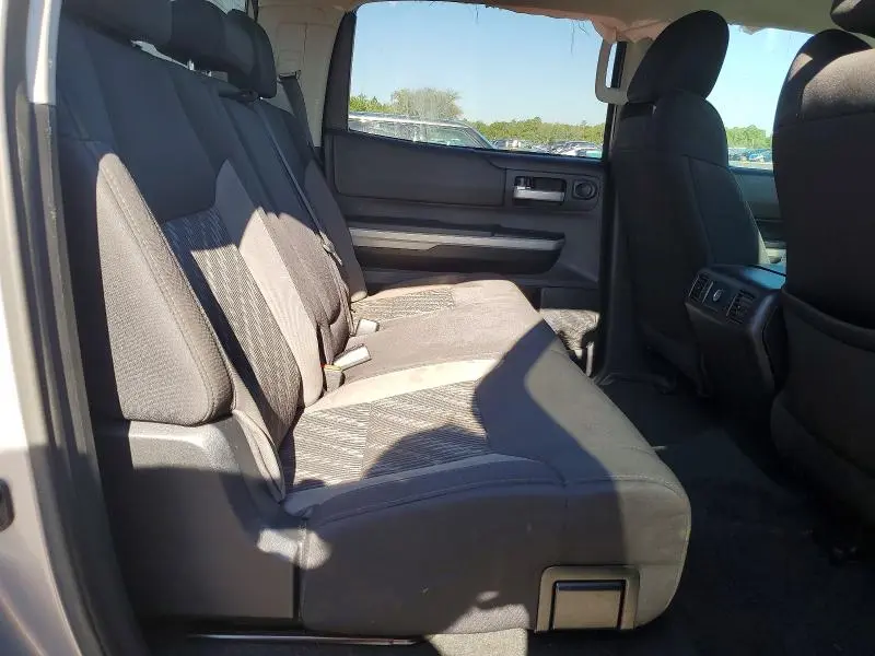 2019 TOYOTA TUNDRA CREWMAX SR5  
