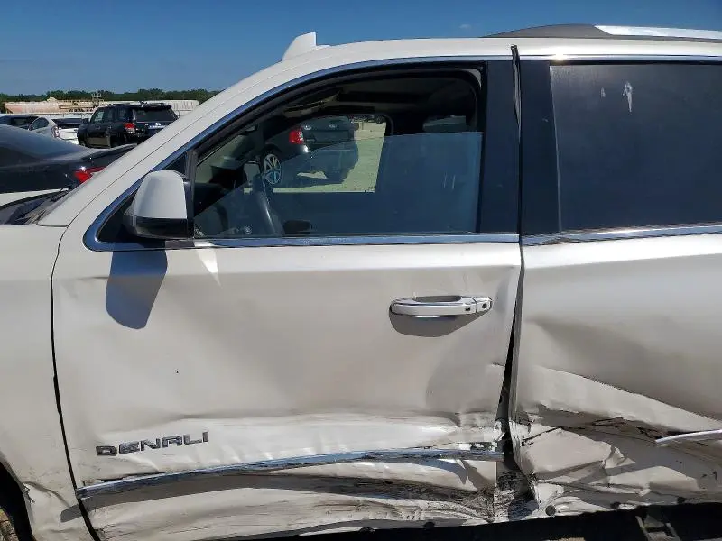 2018 GMC YUKON XL DENALI  