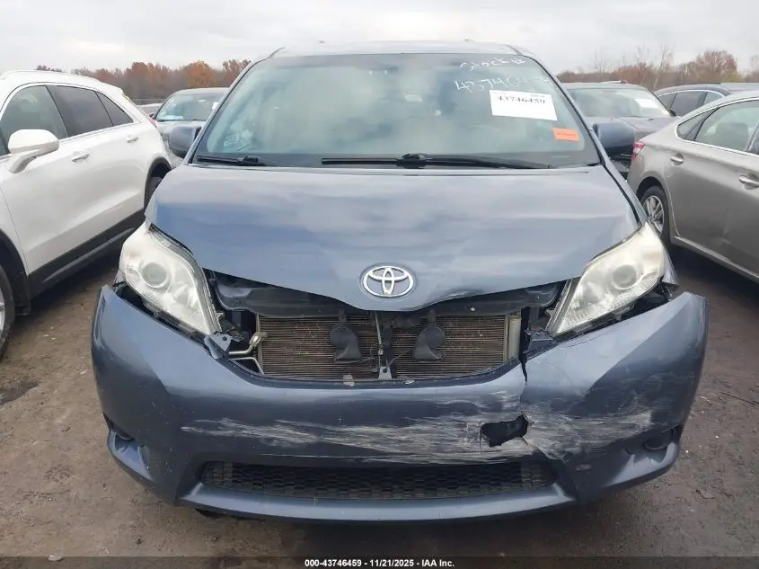 2015 TOYOTA SIENNA LE 8 PASSENGER