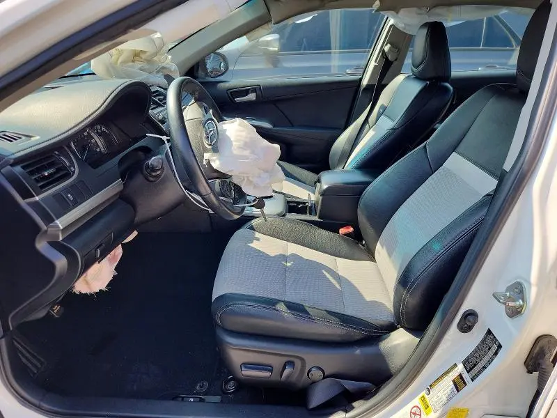 2014 TOYOTA CAMRY SE  