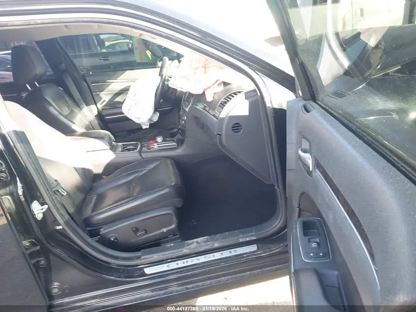 2019 CHRYSLER 300 LIMITED