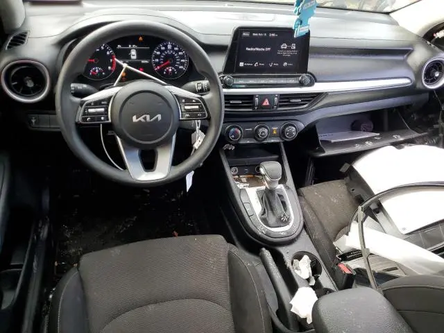 2023 KIA FORTE LX  