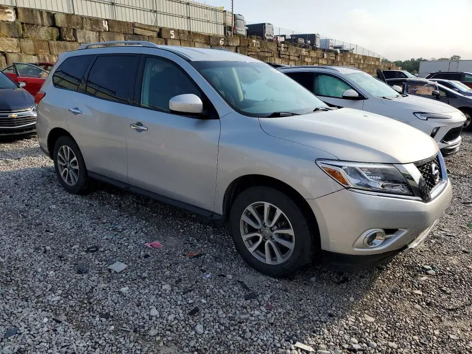 2016 NISSAN PATHFINDER SV  