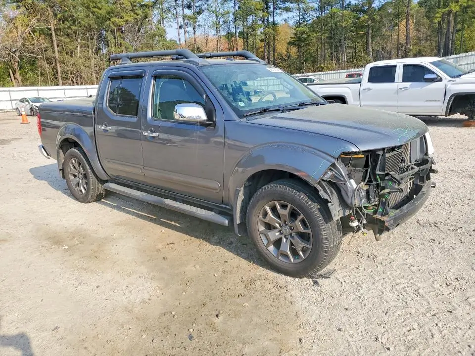 2016 NISSAN FRONTIER SL  