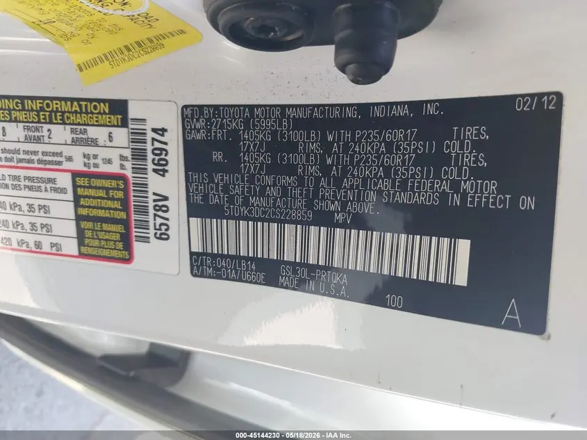 2012 TOYOTA SIENNA XLE V6 8 PASSENGER