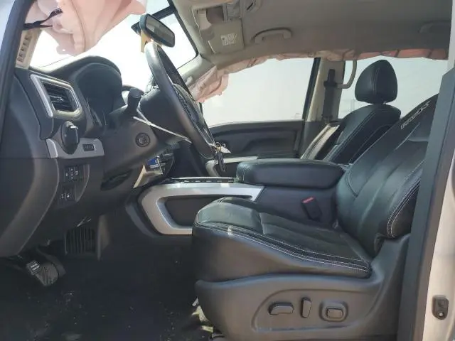 2017 NISSAN TITAN SV  