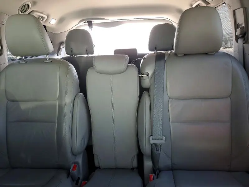 2016 TOYOTA SIENNA XLE PREMIUM 8-PASSENGER  