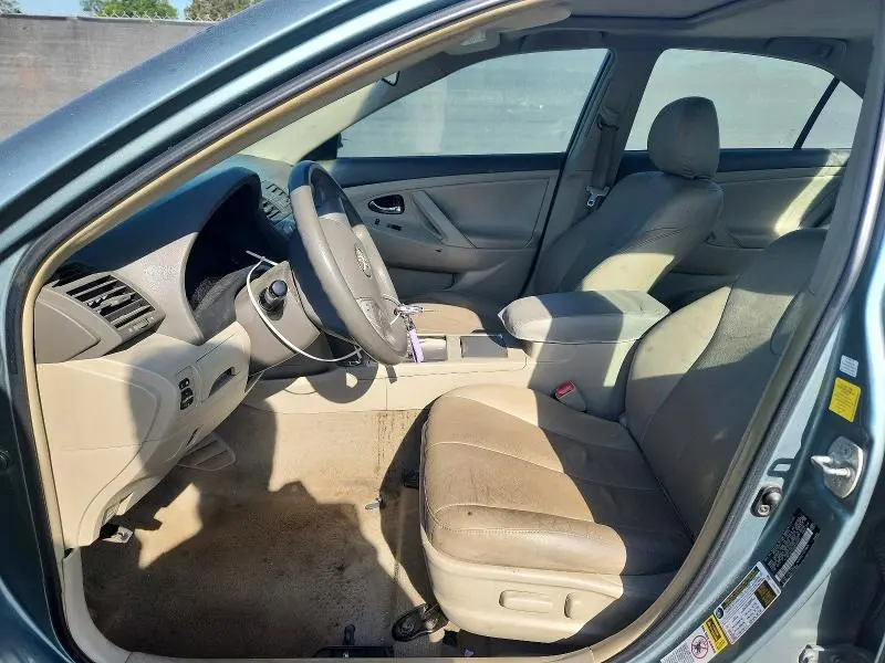 2011 TOYOTA CAMRY LE  