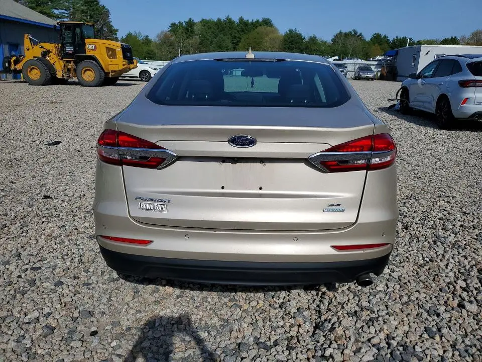 2019 FORD FUSION SE  