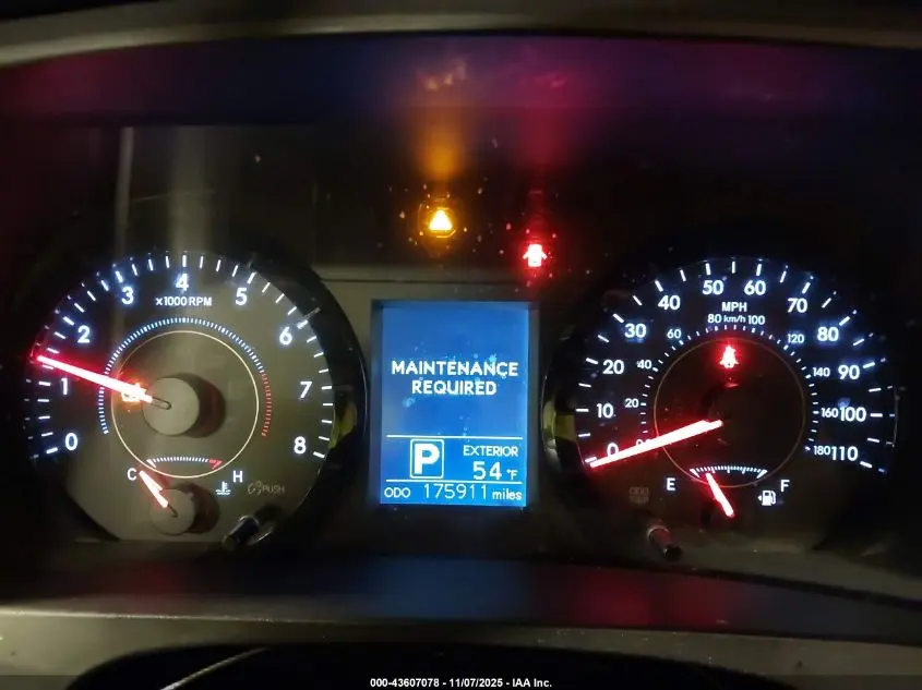 2015 TOYOTA SIENNA LE 8 PASSENGER