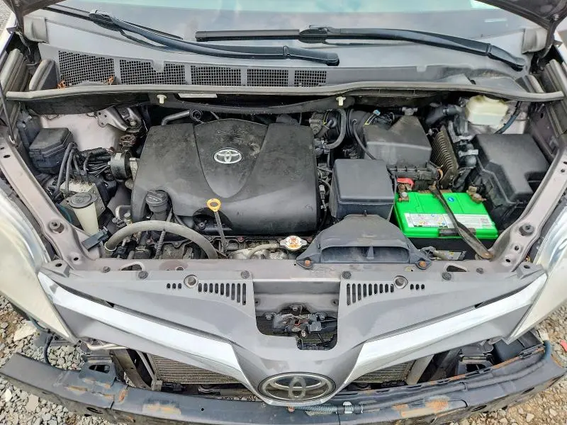 2019 TOYOTA SIENNA XLE 8-PASSENGER  