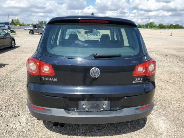 2011 VOLKSWAGEN TIGUAN S  