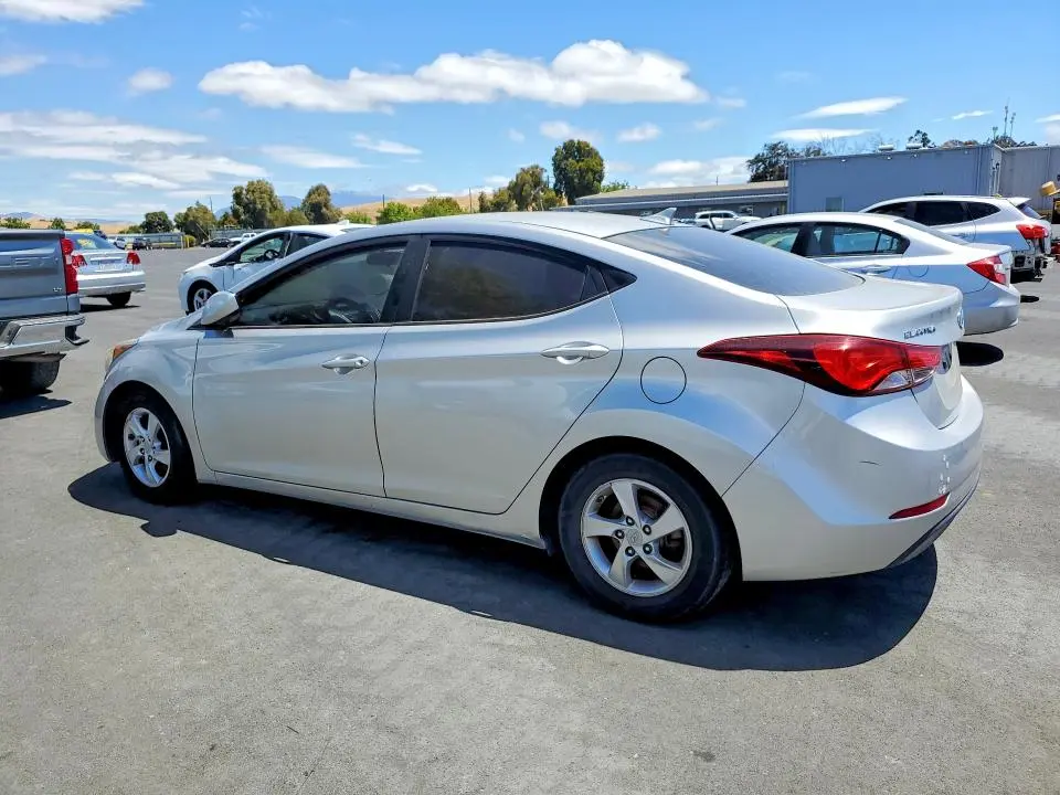 2015 HYUNDAI ELANTRA SE  