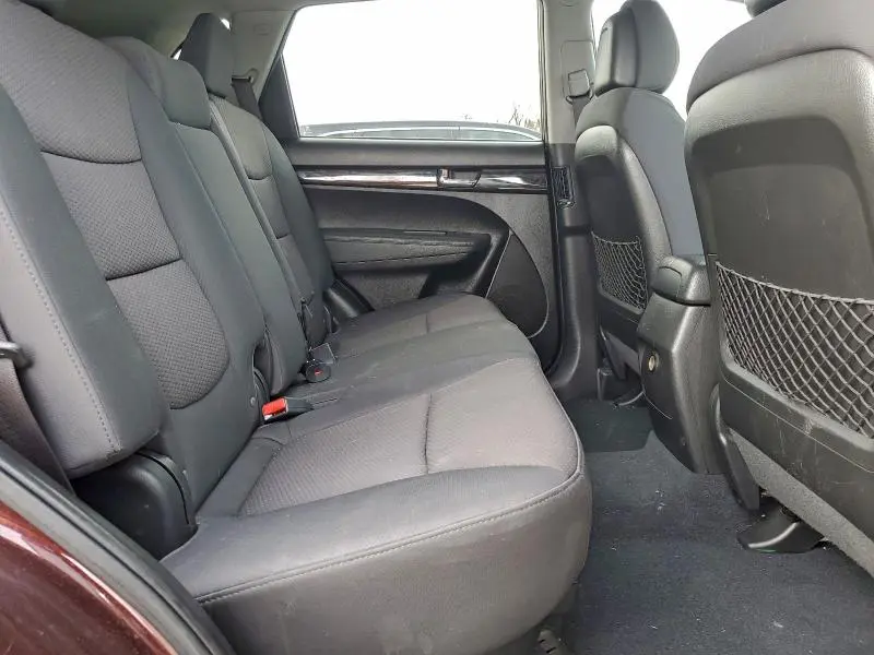 2011 KIA SORENTO BASE  