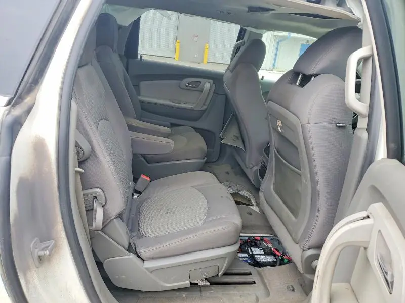 2011 CHEVROLET TRAVERSE LT  