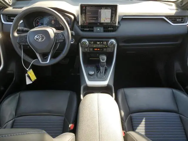 2020 TOYOTA RAV4 XSE