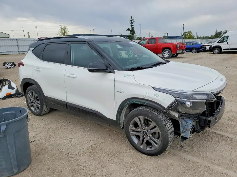 2022 KIA SELTOS S  