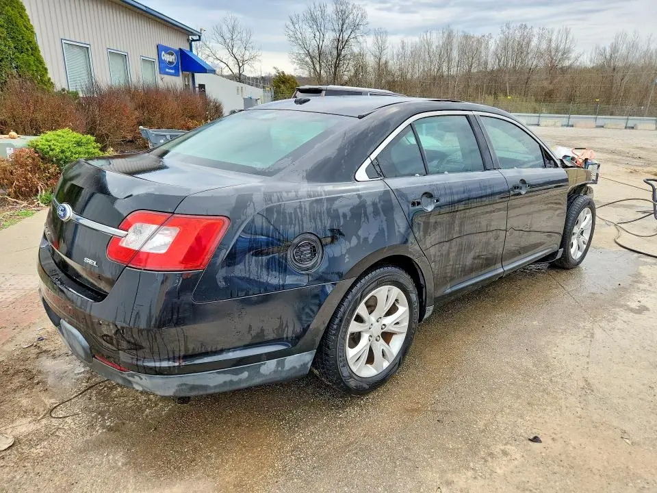 2011 FORD TAURUS SEL  